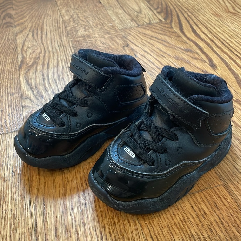Jordan Brand Loyal Triple Black Sneakers. Size 6c. Excellent Condition. - Picture 4 of 13
